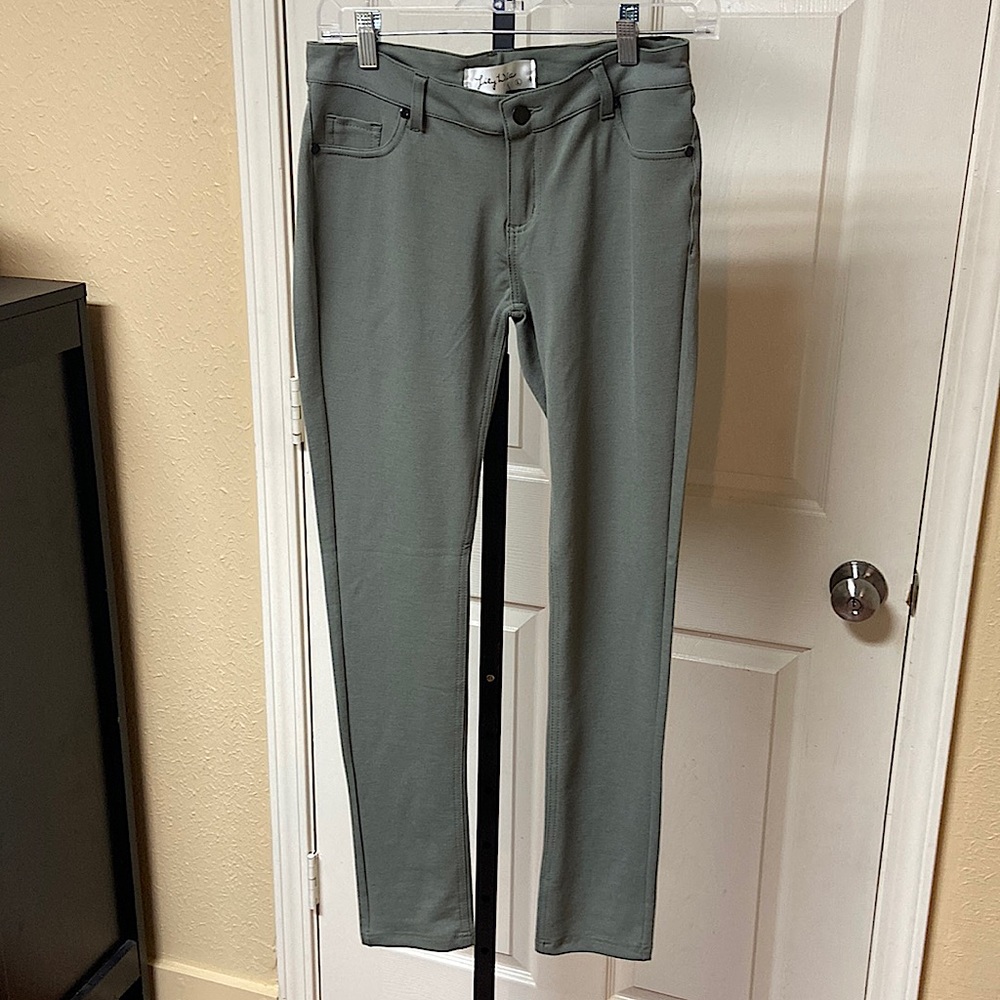 NEW Lily White olive pants